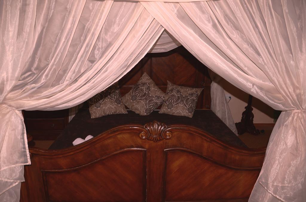 Saryarka Hotel Astana Phòng bức ảnh