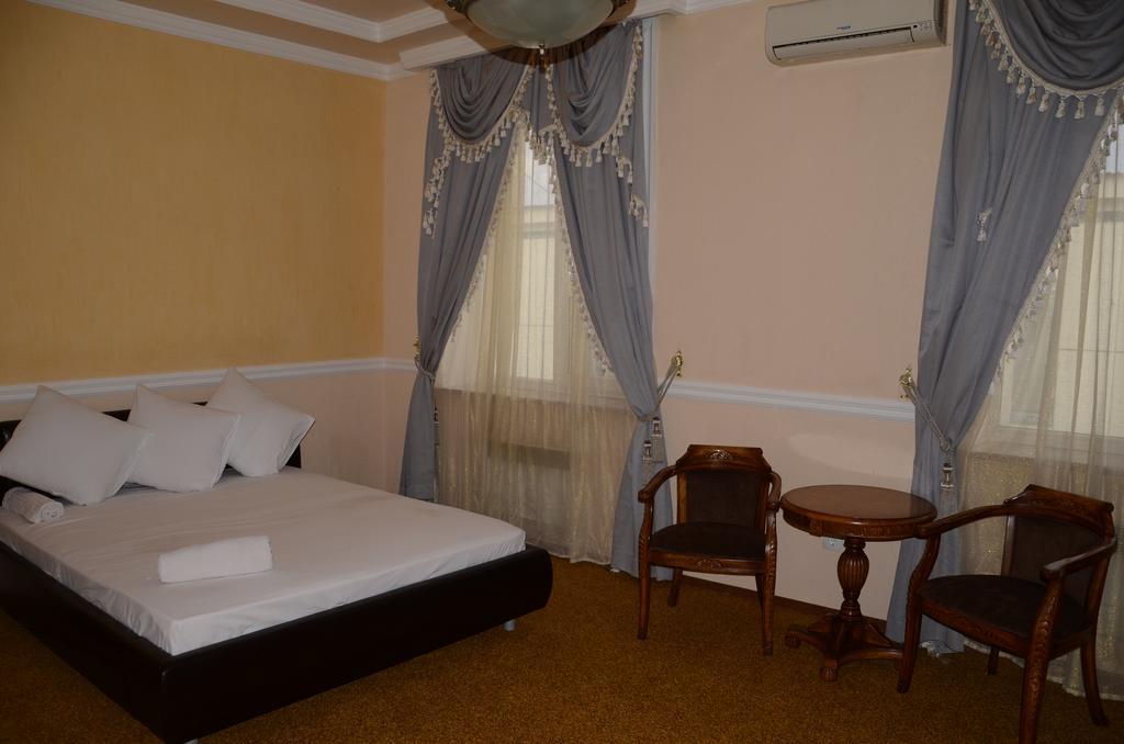 Saryarka Hotel Astana Phòng bức ảnh
