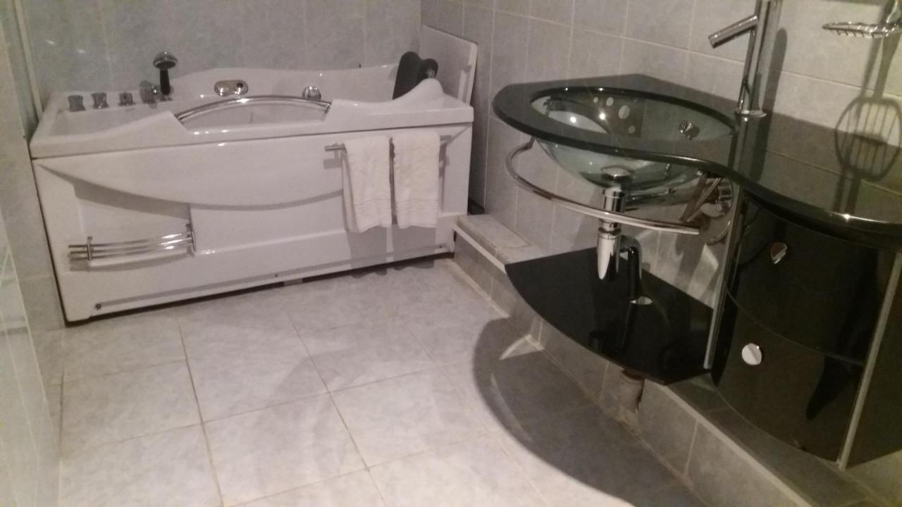 Saryarka Hotel Astana Ngoại thất bức ảnh